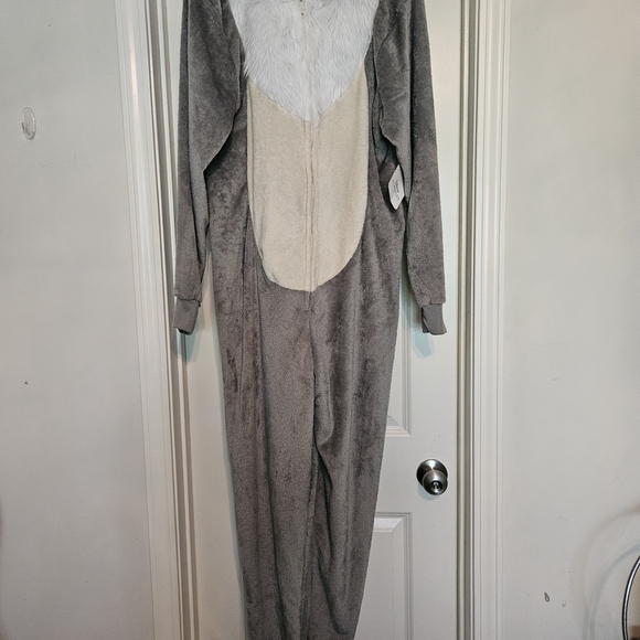 Disney Gray and Cream Bunny Hooded PJ's - Picture 4 of 12